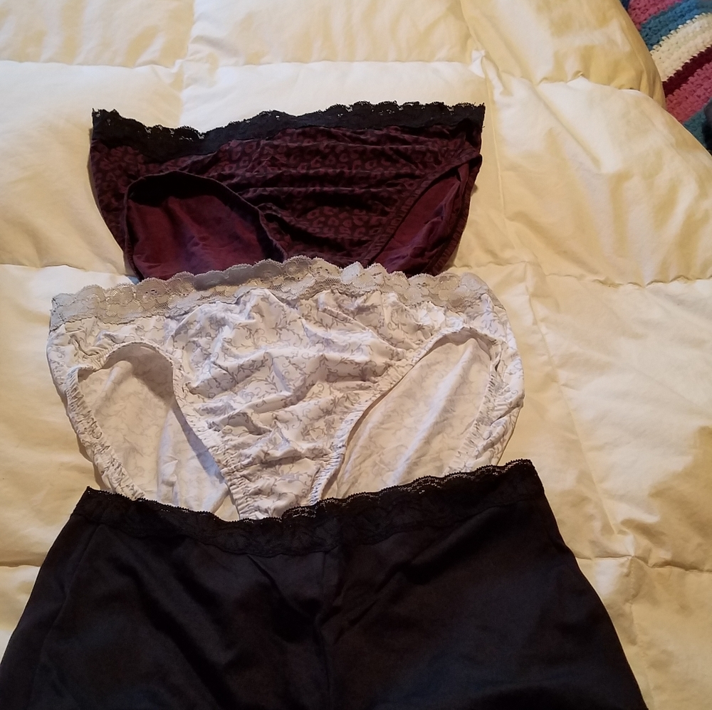 Panties - Picture 2 of 3